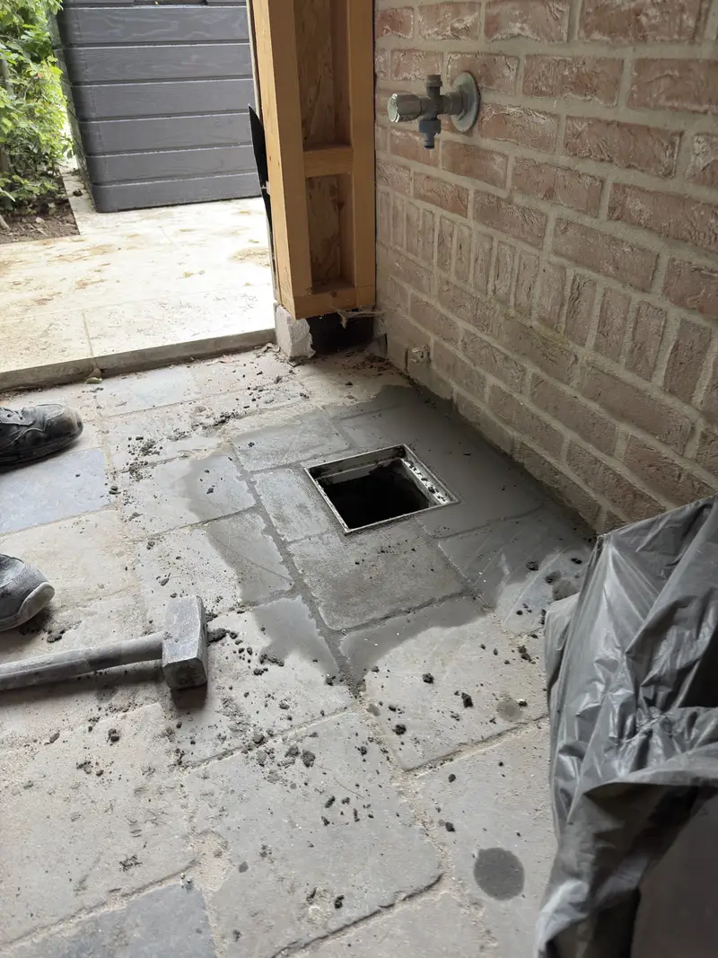 Nieuw kader en deksel voor een afvoerput, foto 2