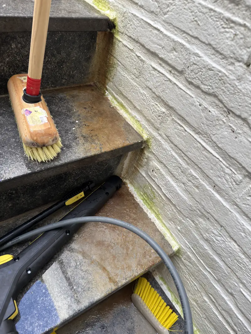 Reiniging van oprit en buitentrap, foto 10