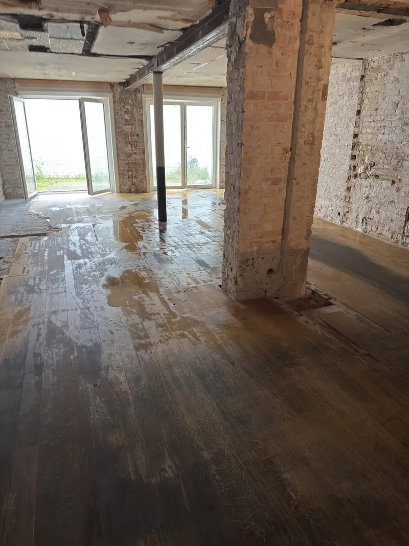 Uitbraakwerken in een winkelpand, foto 3