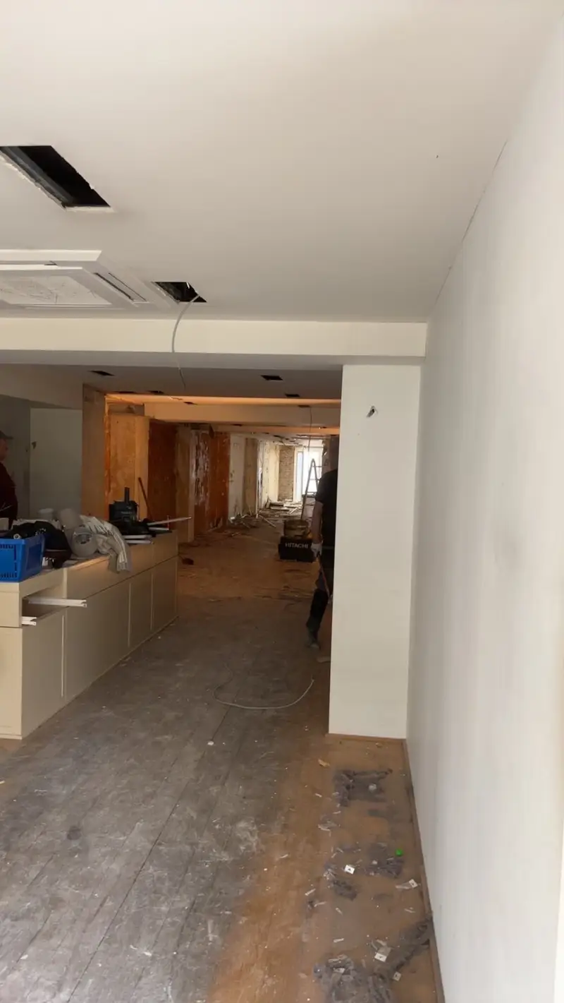Uitbraakwerken in een winkelpand, foto 8