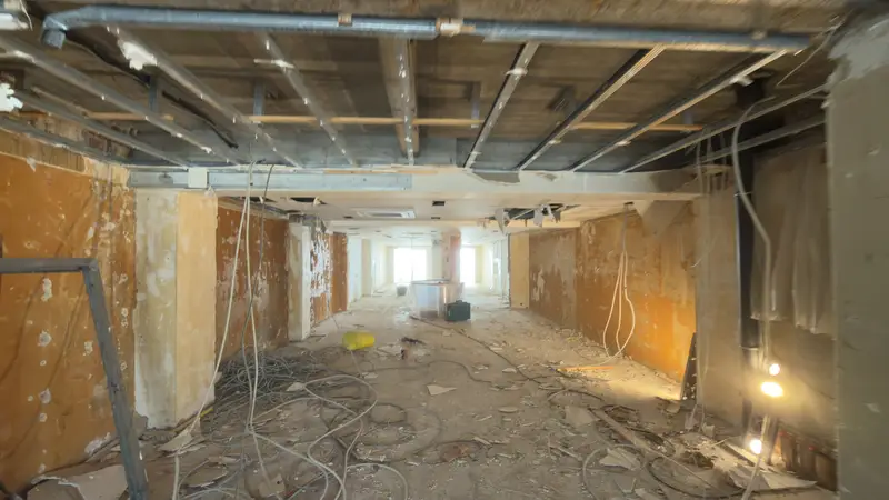 Uitbraakwerken in een winkelpand, foto 15