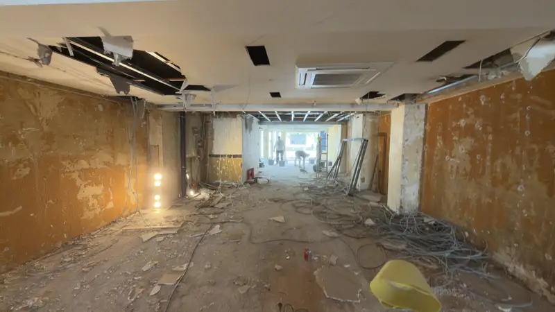 Uitbraakwerken in een winkelpand, foto 18