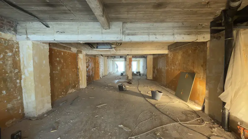 Uitbraakwerken in een winkelpand, foto 30