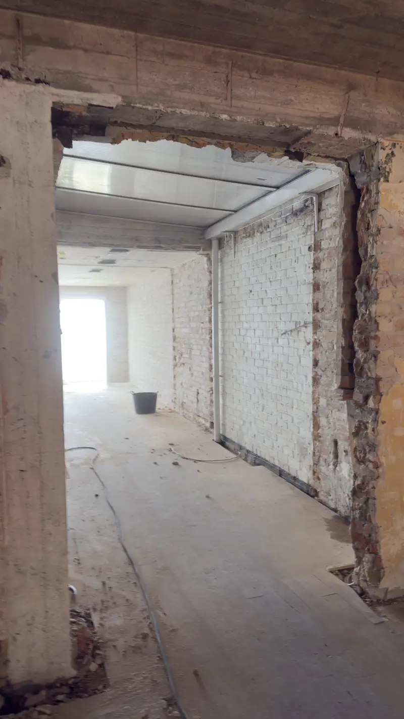 Uitbraakwerken in een winkelpand, foto 33