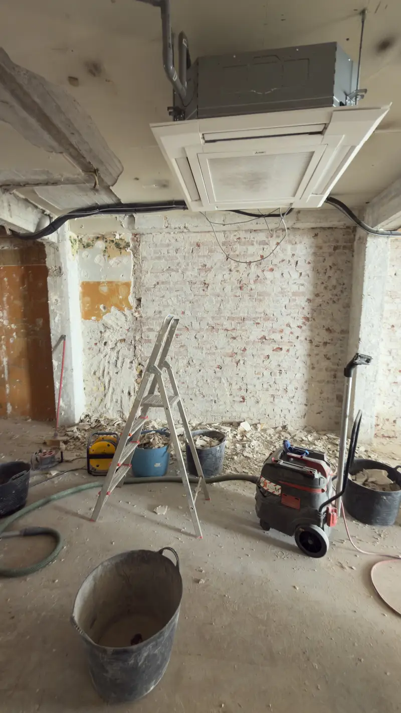 Uitbraakwerken in een winkelpand, foto 34